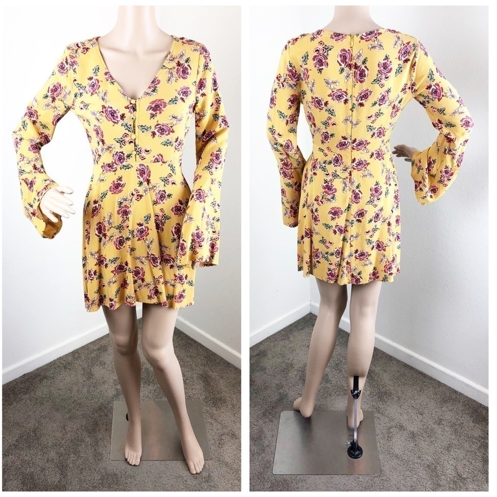 Sky and Sparrow mustard floral bell sleeve dress